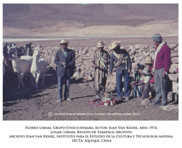 El sacrificio de la llama se realiza en un espacio cercado y a primera hora del dia