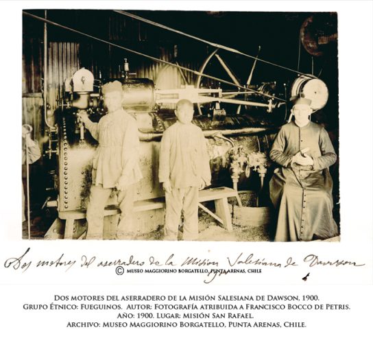 Dos motores del aserradero de la Misión Salesiana de Dawson, 1900