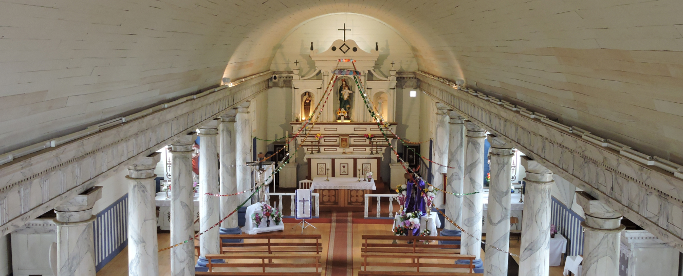 interior iglesia de Chelín