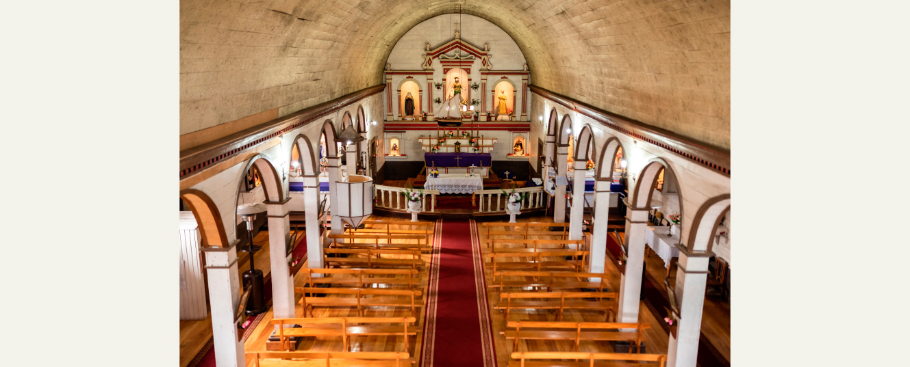 interior iglesia de san juan ichuac